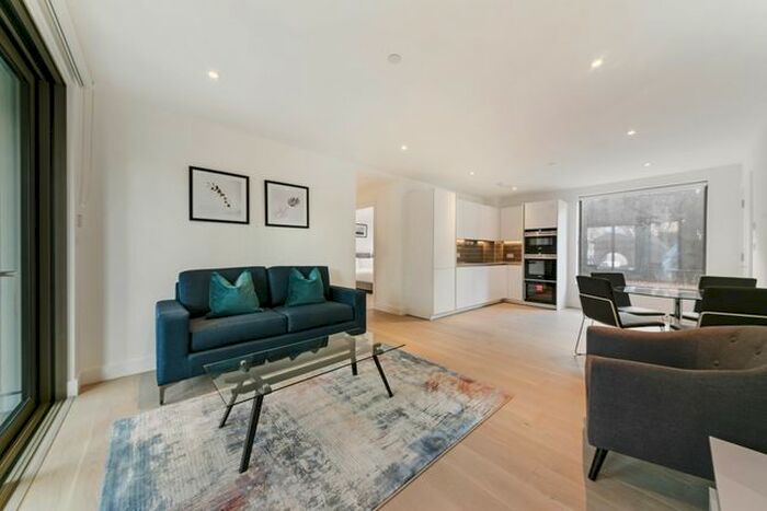 2 Bedroom Flat To Rent In Wentworth Street, Spitalfields, London, E1