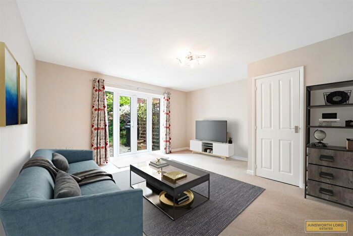 3 Bedroom Mews To Rent In Silver Birch Close, Lostock, BL6