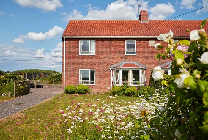 3 Bedroom Semi-Detached House To Rent In Dunham Road, Necton, PE37