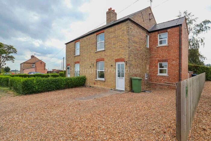 3 Bedroom Semi-Detached House To Rent In Padgets Road, Christchurch, PE14