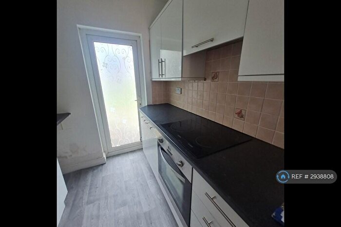 3 Bedroom Terraced House To Rent In Willow St, Romford, RM7