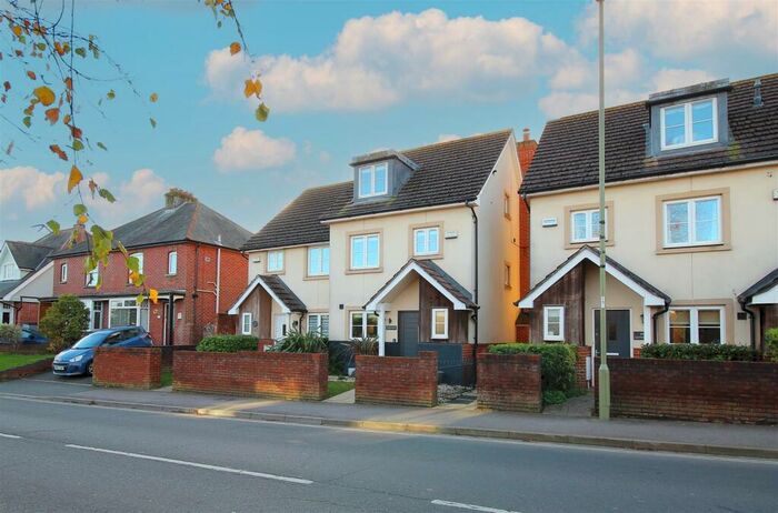 4 Bedroom Terraced House To Rent In Gosport Street, Lymington, SO41