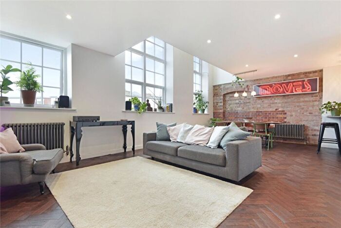 2 Bedroom Flat To Rent In Enfield Road, De Beauvoir Town, N1
