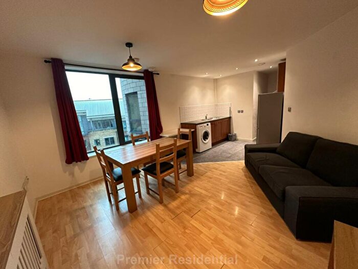 2 Bedroom Apartment To Rent In City South, City Road East, Manchester, M15