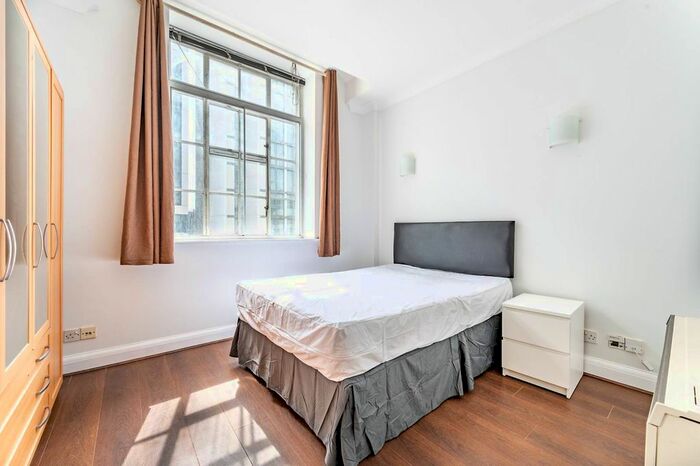 2 Bedroom Flat To Rent In Belvedere Road, Waterloo, London, SE1