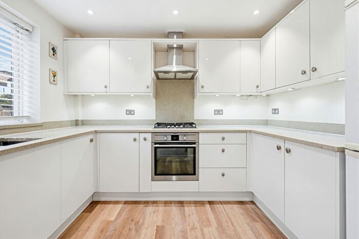 2 Bedroom Flat To Rent In Henfield Road, SW19