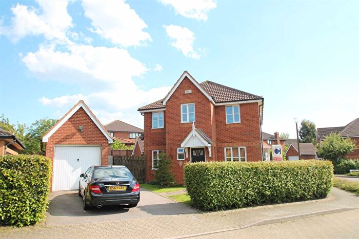3 Bedroom Semi-Detached House To Rent In Walkhampton Avenue, Bradwell Common, Milton Keynes, MK13