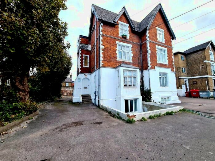 Studio To Rent In Hencroft Street South, Slough, SL1