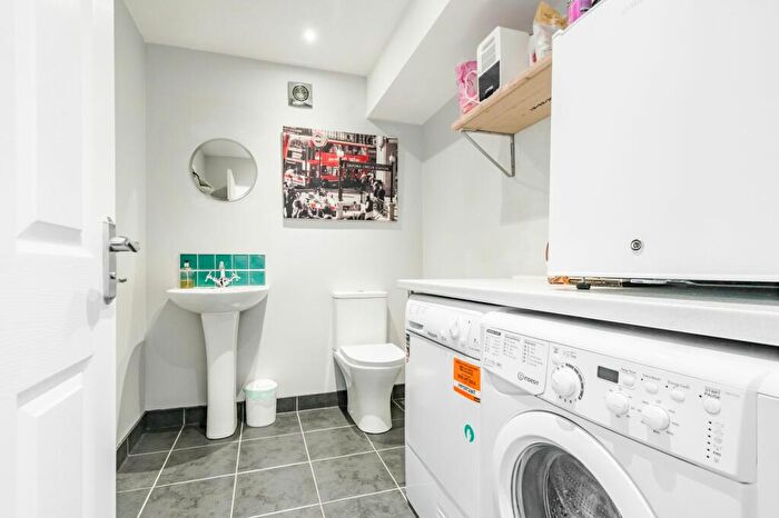 3 Bedroom End Of Terrace House For Sale In Hopton Gardens, Hopton, NR31