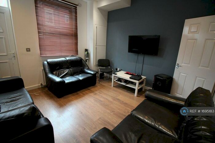 5 Bedroom Terraced House To Rent In Welton Mount, Leeds, LS6