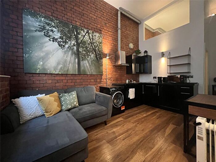 2 Bedroom Flat For Sale In Lancaster House, Whitworth Street, Manchester, M1