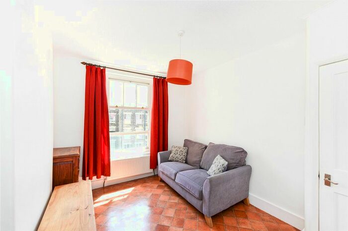 1 Bedroom Flat To Rent In Derby Lodge, Britannia Street, London, WC1X