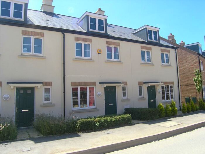 3 Bedroom House To Rent In Hayburn Road, Redhouse, Swindon, SN25