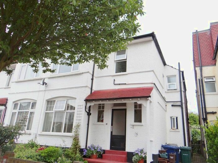 2 Bedroom Flat To Rent In Rowsley Avenue, London, NW4