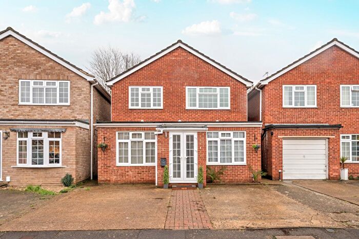4 Bedroom Detached House For Sale In Langdale Close, Maidenhead, SL6