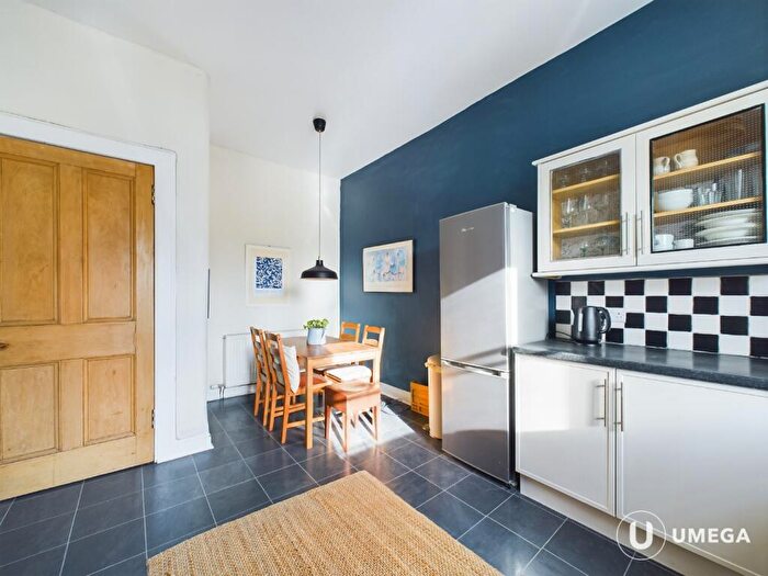 1 Bedroom Apartment To Rent In Harrison Gardens, Polwarth, Edinburgh, EH11