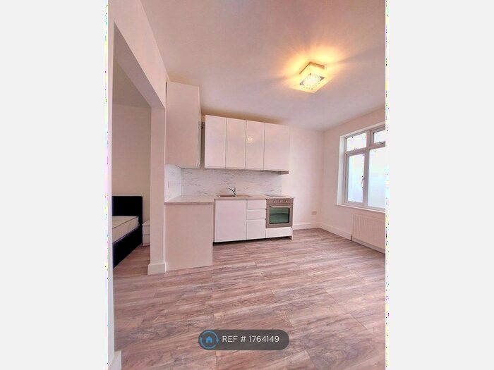 1 Bedroom Studio To Rent In Hibbert Road, Harrow, HA3
