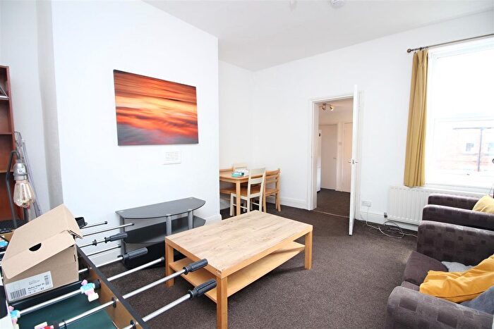 3 Bedroom Flat To Rent In Ashleigh Grove, Jesmond, Newcastle Upon Tyne, NE2