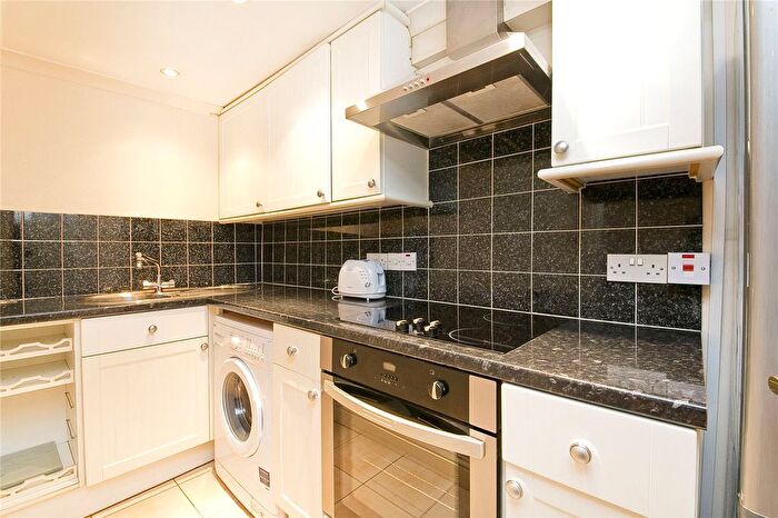 1 Bedroom Terraced House To Rent In St Pancras Way, Camden, NW1