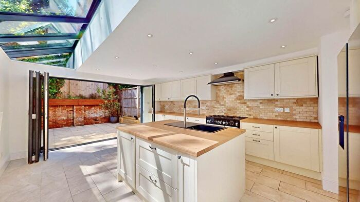 4 Bedroom Property To Rent In Holmesdale Road, Highgate, N6