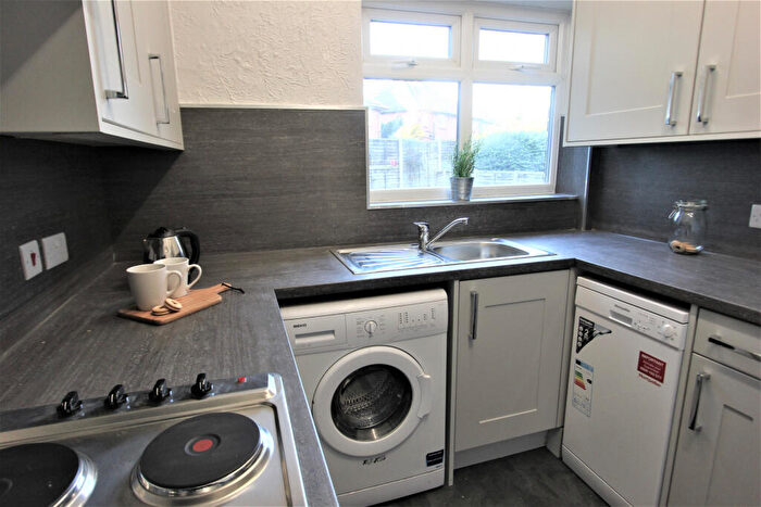 4 Bedroom House To Rent In Stanmore Grove, Leeds, LS4