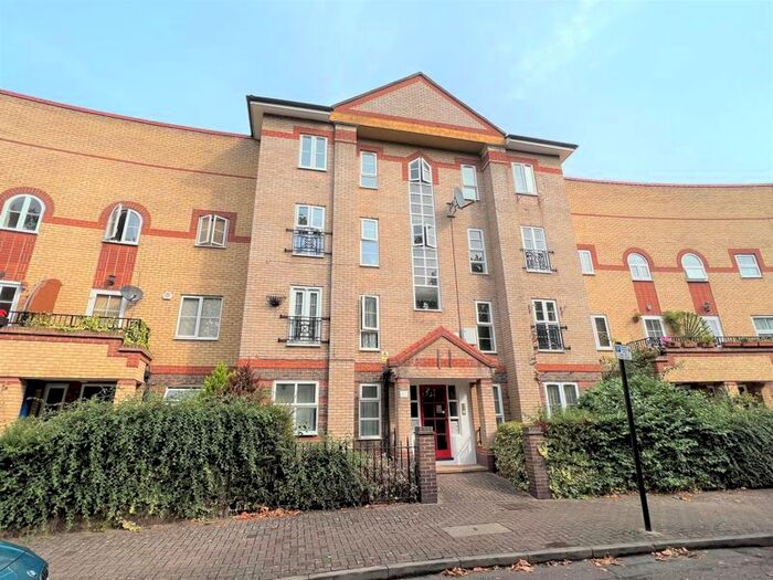 Studio To Rent In Viscount Drive, London, E6