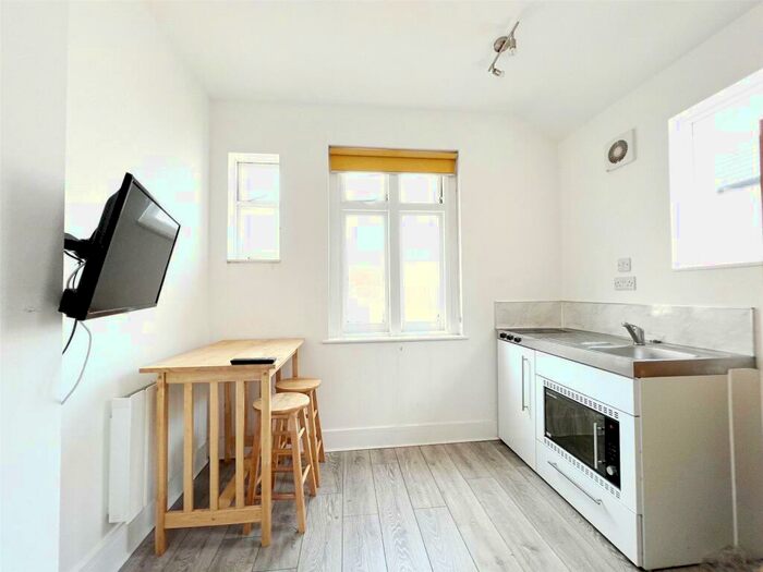 Property To Rent In Chapel Road, Worthing, West Sussex, BN11
