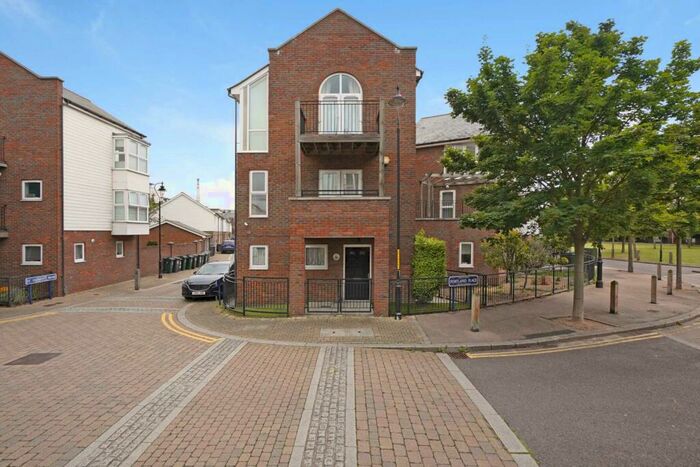 3 Bedroom Detached House To Rent In Portland Place, Greenhithe, DA9