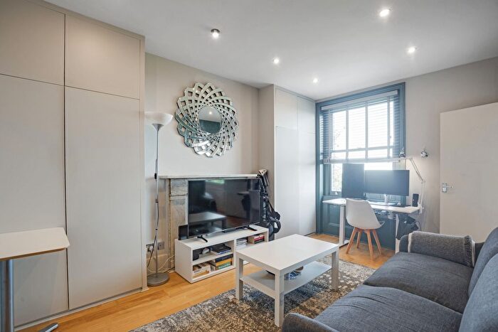 1 Bedroom Flat To Rent In St Floor Rear, Southwood Lane, Highgate, N6