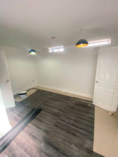 Studio To Rent In Portland Road, London, SE25