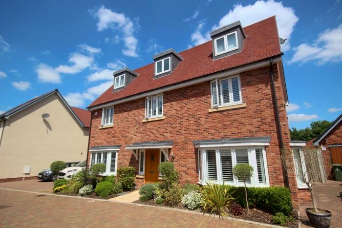 5 Bedroom Detached House To Rent In Jasmine Close, Brentwood, Essex, CM13