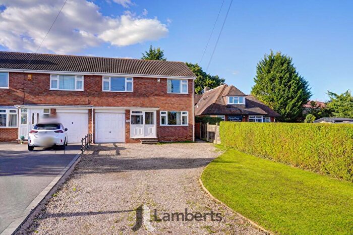 4 Bedroom Semi Detached House For Sale In Station Road, Studley, B80