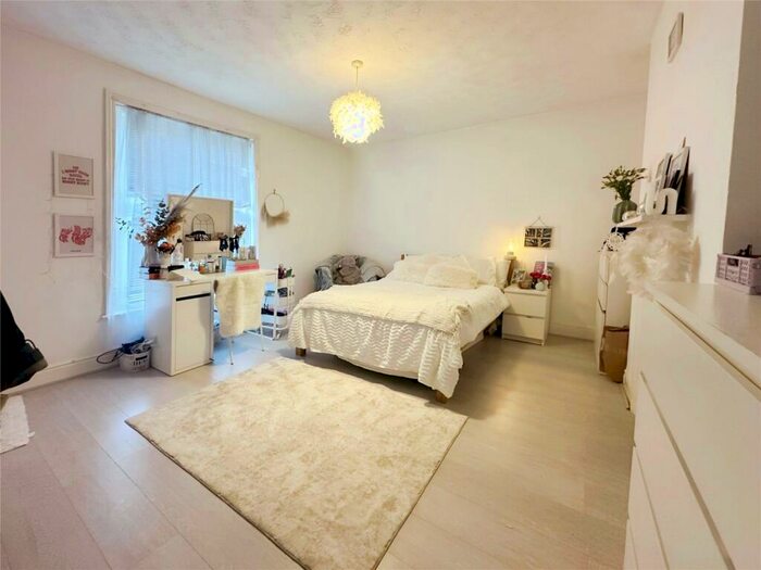 5 Bedroom House To Rent In Harborough Road, Southampton, Hampshire, SO15