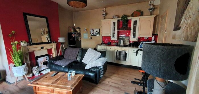 2 Bedroom Terraced House To Rent In Frank Street, Bradford, BD7
