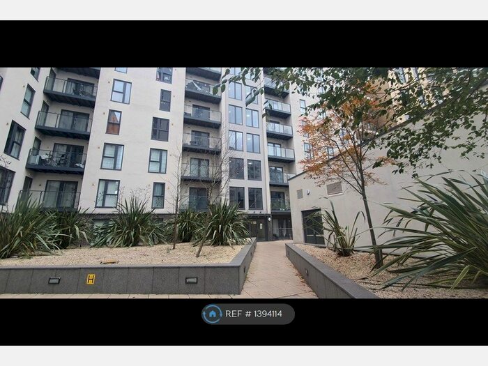 2 Bedroom Flat To Rent In Nankeville Court, Woking, GU22