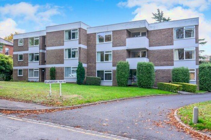 1 Bedroom Flat To Rent In Graylands Court, Guildford, GU1