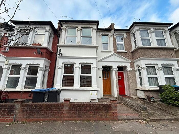 1 Bedroom Property To Rent In Fotheringham Road, Enfield, EN1