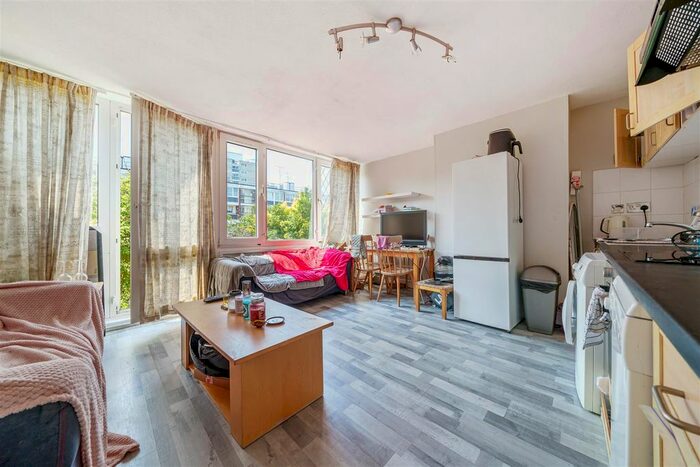 4 Bedroom Flat To Rent In Sherfield Gardens, London, SW15