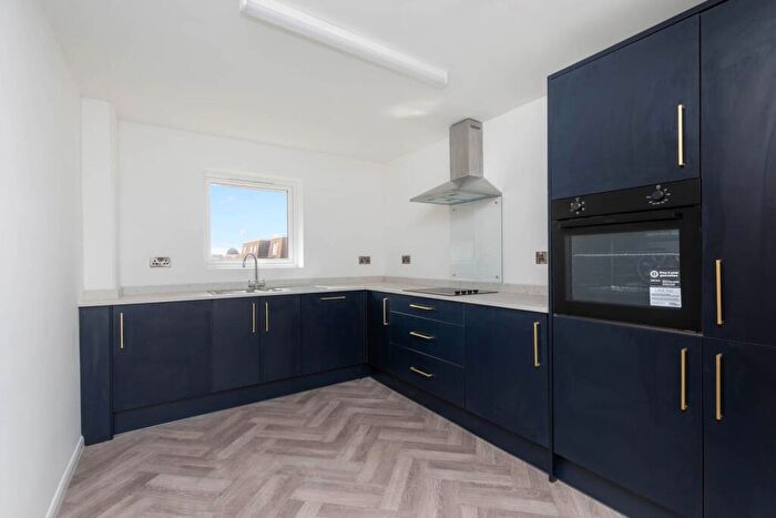 2 Bedroom Flat For Sale In Westlake Gardens, Worthing, BN13