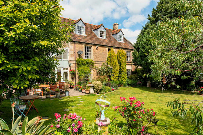 6 Bedroom Detached House For Sale In The Street, Broughton Gifford, SN12