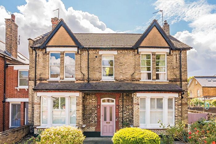 2 Bedroom Flat For Sale In Waldeck Road, West Ealing, W13