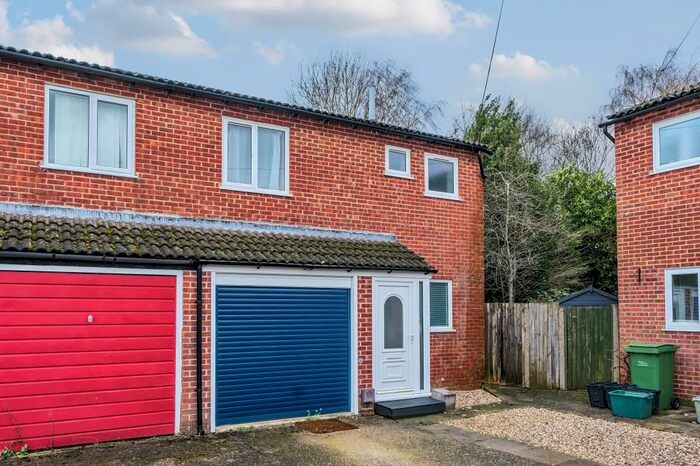 3 Bedroom Semi-Detached House To Rent In Newbury, Berkshire, RG14