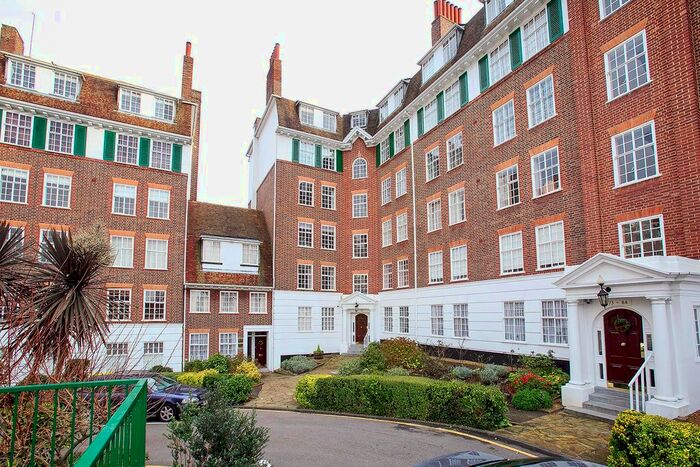 2 Bedroom Flat To Rent In Richmond Hill Court, Richmond TW10