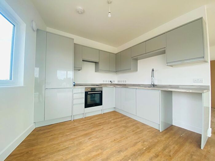 2 Bedroom Flat To Rent In Albany Road, Sittingbourne, ME10