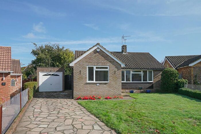2 Bedroom Detached Bungalow For Sale In Blake Close, St. Albans, AL1