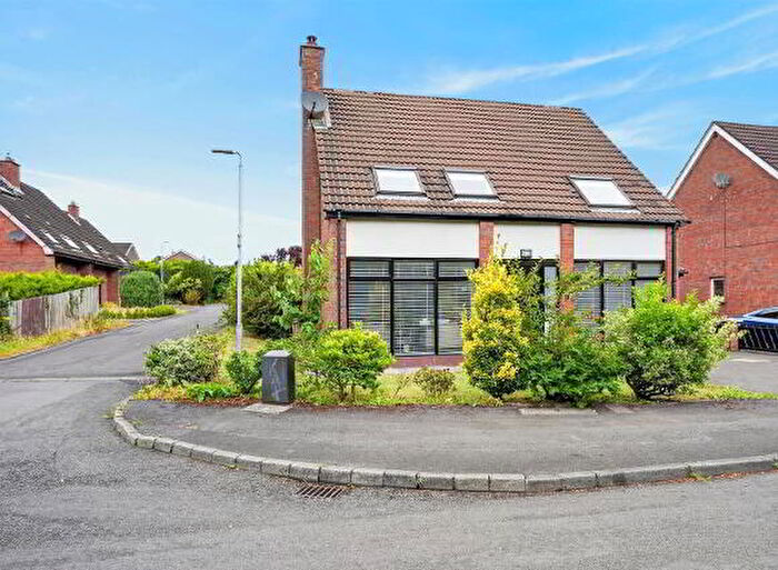 4 Bedroom Detached House For Sale In Lakeside Drive, Belfast, BT10