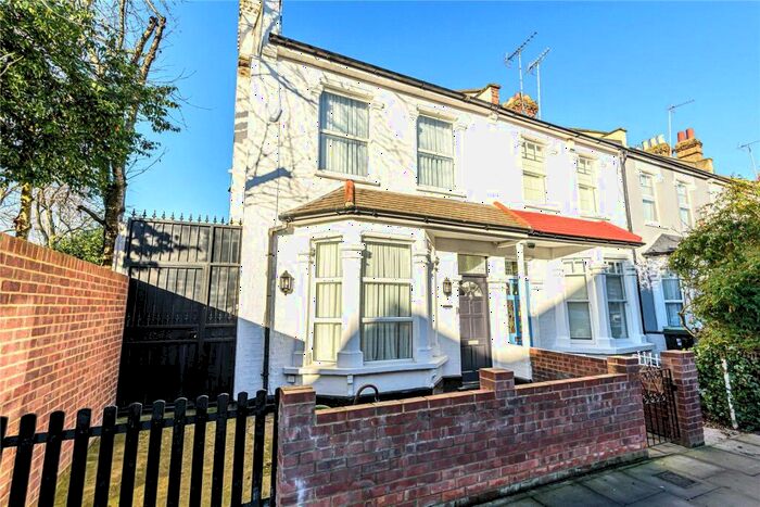 4 Bedroom End Of Terrace House To Rent In Fairfax Road, Harringay, London, N8