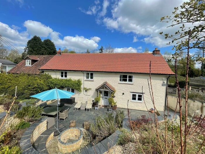 4 Bedroom Cottage To Rent In Crockerton - Foxholes, BA12