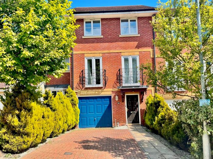 4 Bedroom Terraced House To Rent In Etchingham Drive, St. Leonards-On-Sea, TN38