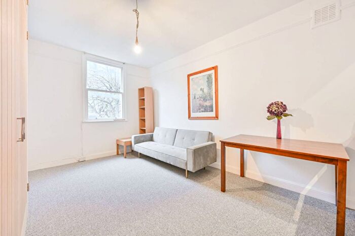 1 Bedroom Flat For Sale In Bassett Road, North Kensington, London, W10